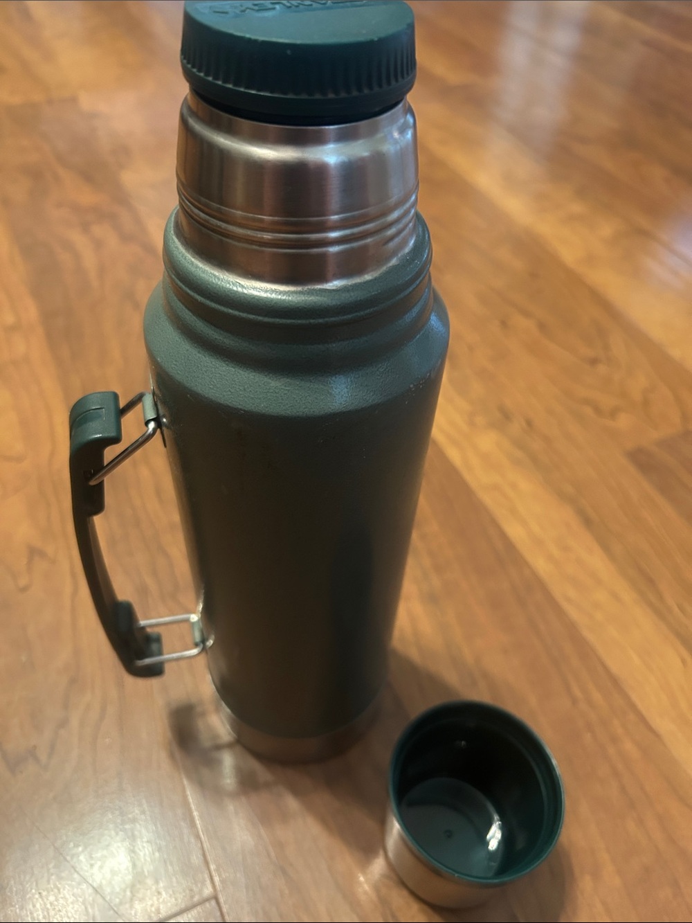 Stanley Vacuum Insulated Thermos the original OG 1.1 quart - Picture 7 of 8